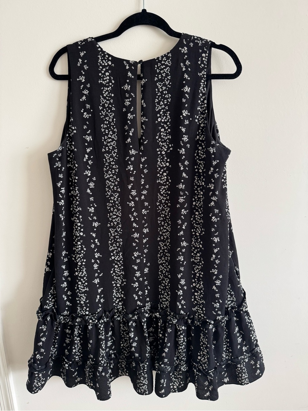 BCBG Paris Black Floral Dress - Picture 2 of 3